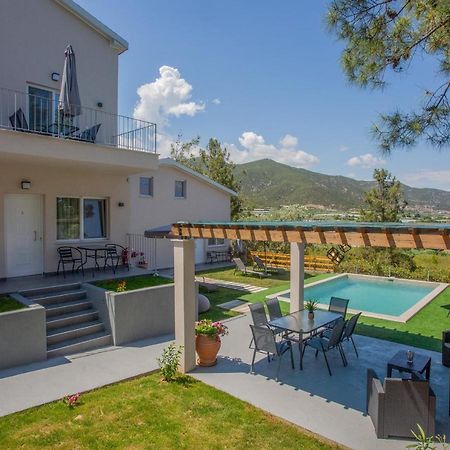 Privileged Villa Néa Péramos Exterior foto